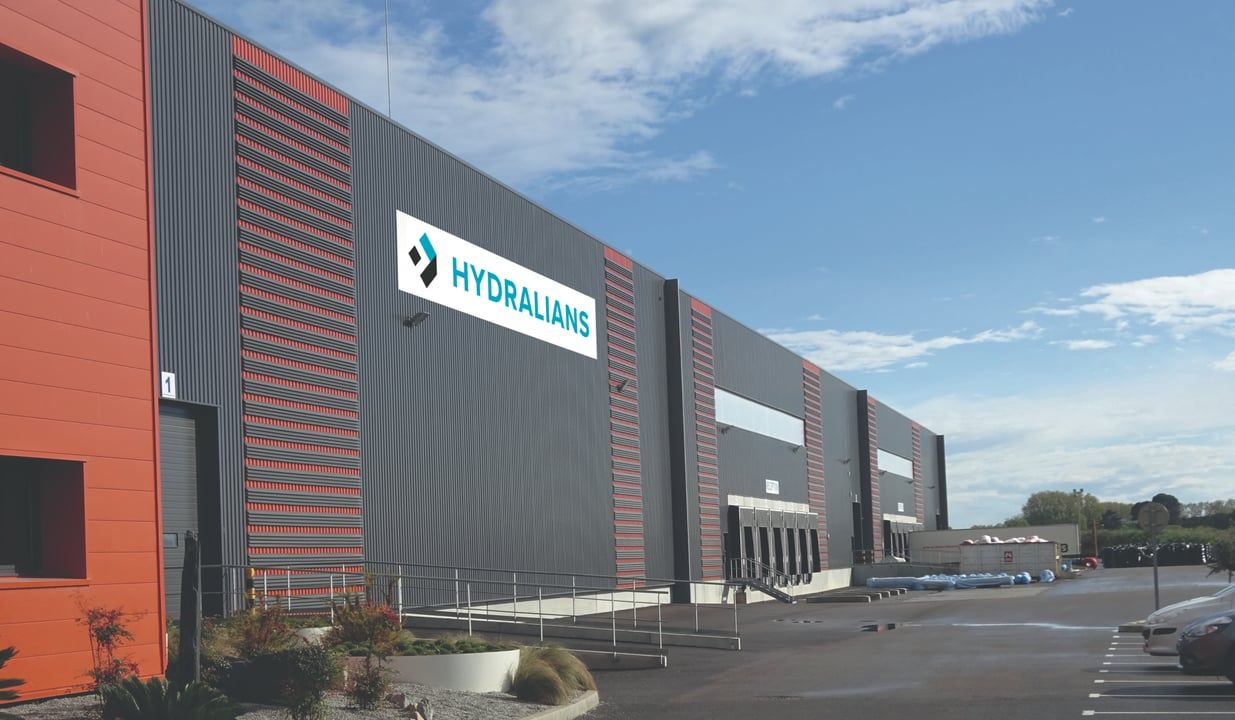 La photo d'un bâtiment Hydralians