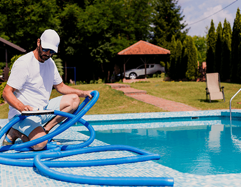 structure, les tuyaux, les équipements et le niveau de l’eau